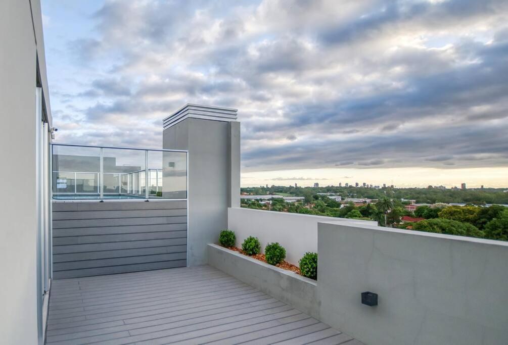 A Estrenar! Apartamento Con Pileta Zona Aeropuerto Wifi 200Mg Asunción Eksteriør billede